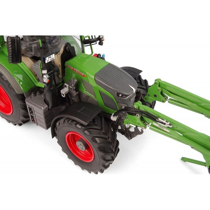 FENDT: Fendt – 618 Vario with Front Loader 1:32 Scale Model