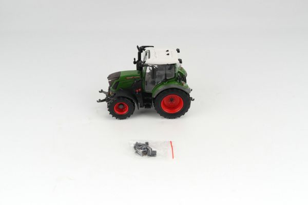 Fendt 314 Vario 1:32 Scale Model in Special Tinbox - Zoom 9